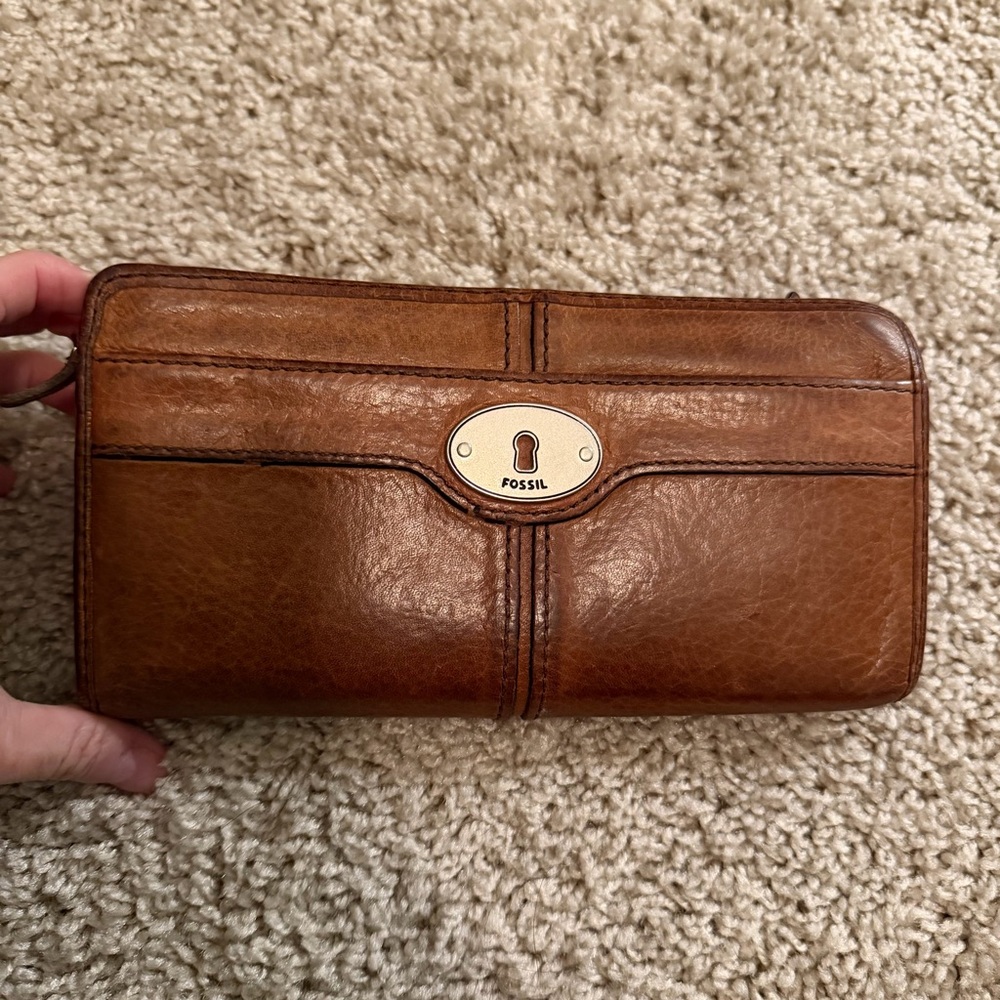 Fossil Maddox Continental Wallet Tan Brown Leather Zip Around Organizer